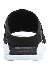 Traciee Round Toe Casual Flat Sandals