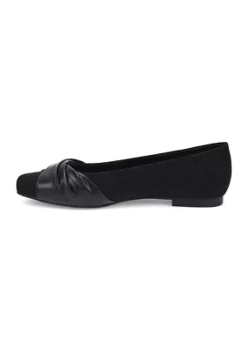 Dayna Flats