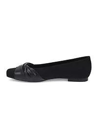 Dayna Flats
