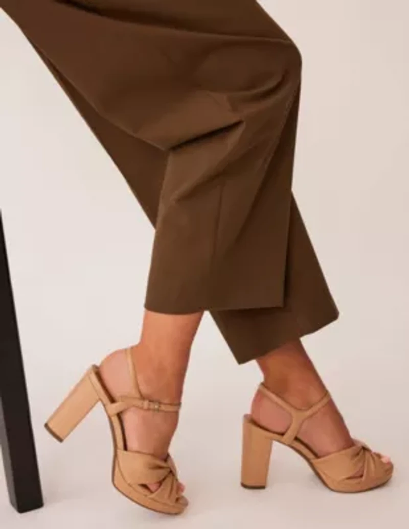 Velia Platform Sandal