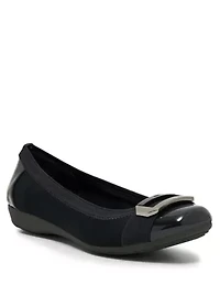 Uplift Buckle Flats