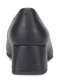 Payge Low Pumps