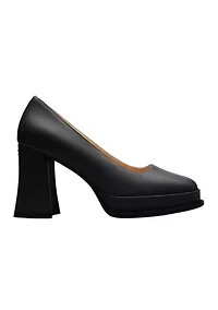 Sculpted C Pumps