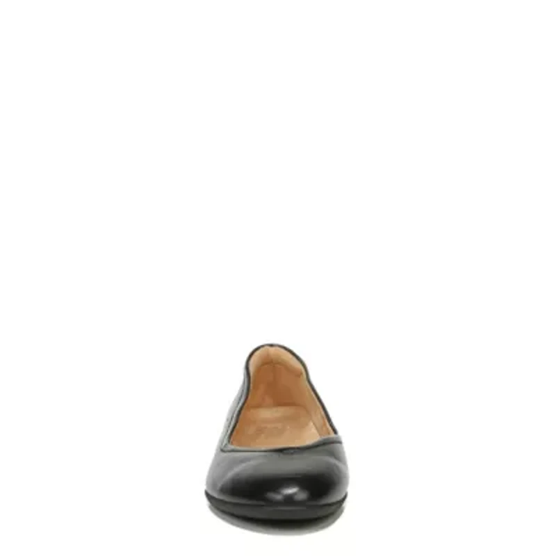 Vivienne Flat