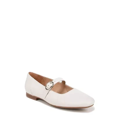 Kelly Mary Jane Flat