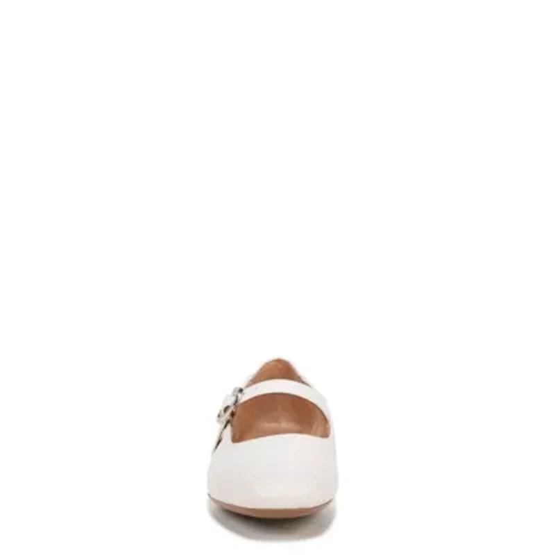 Kelly Mary Jane Flat