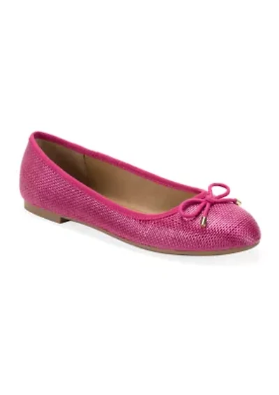 Larissa Flats
