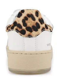 Ease Sneakers