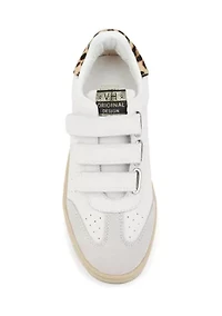 Ease Sneakers