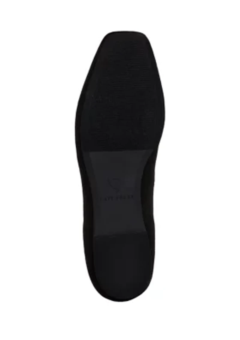 The Evie Daisy Flats