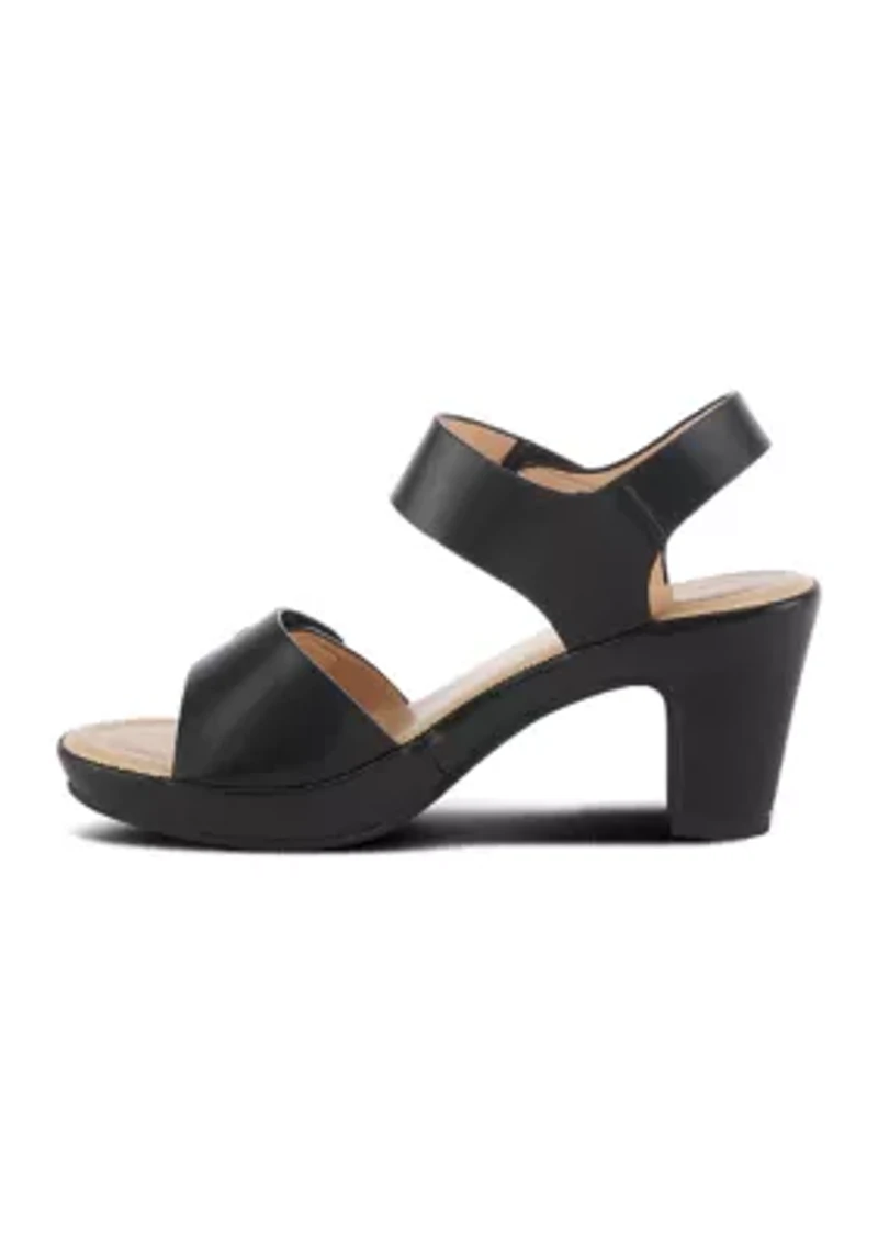Della Sandals