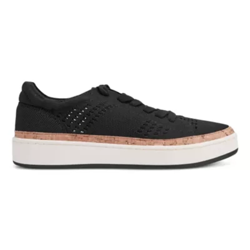 Knight Round Toe Lace-up Casual Sneakers