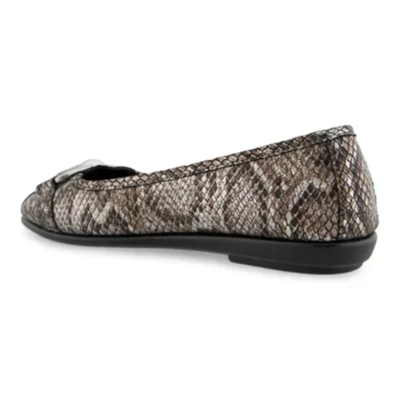 Bentley Buckle Flat