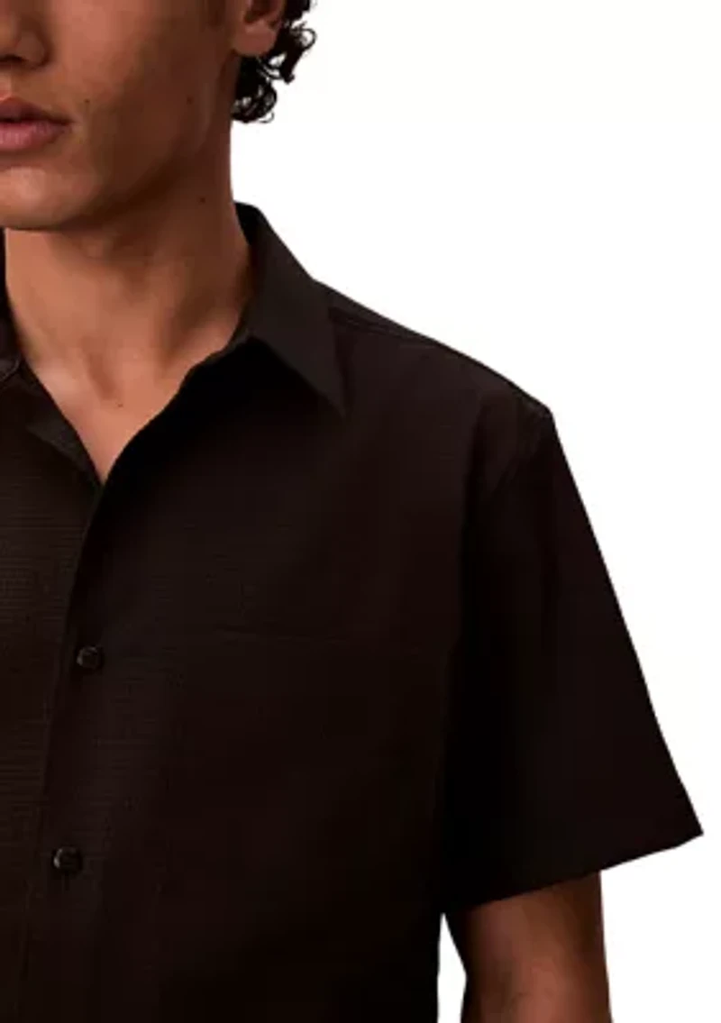 Men's Solid Seersucker Classic Button-Down Shirt