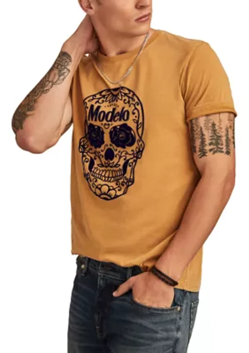 Modelo Skull Graphic T-Shirt