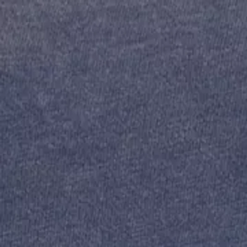 Modelo Logo Graphic T-Shirt