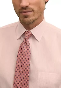 Men’s Regular Fit Non-Iron Spread Collar Check Broadcloth Dress Shirt