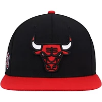 NBA Black/Red Chicago Bulls Side Core 2.0 Snapback Hat