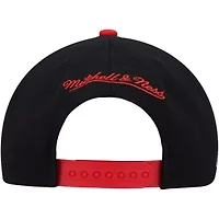 NBA Black/Red Chicago Bulls Side Core 2.0 Snapback Hat
