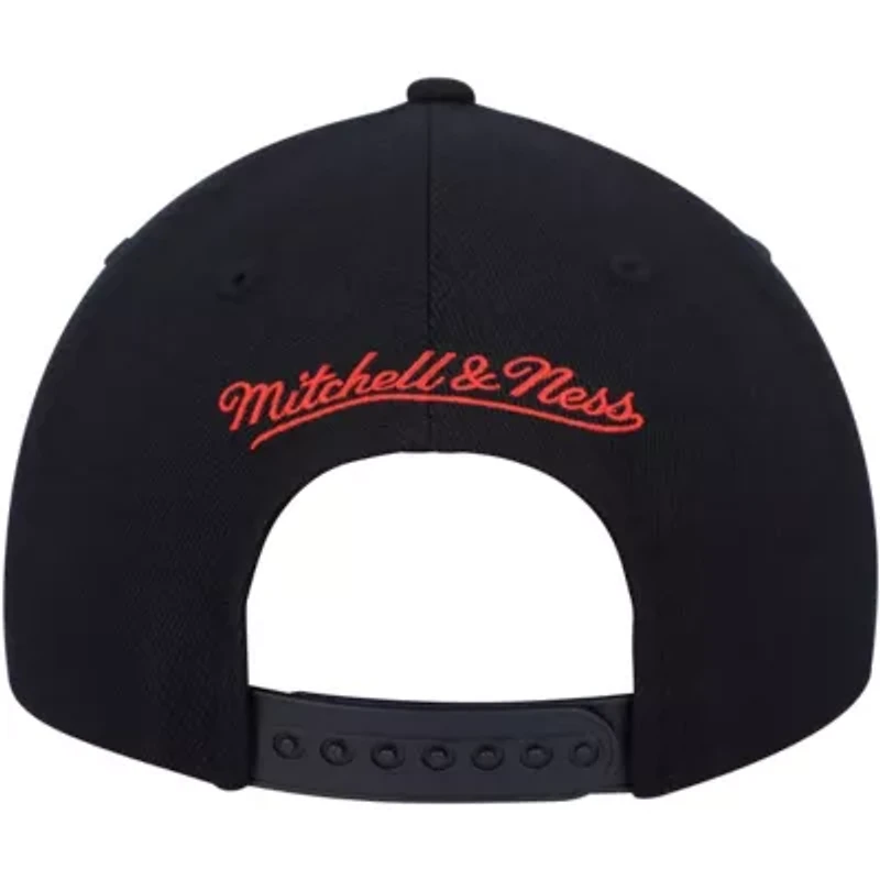 NBA Black/Red Toronto Raptors MVP Team Two-Tone 2.0 Stretch-Snapback Hat