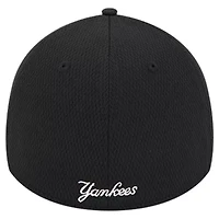 MLB New York Yankees Active Dash Mark 39THIRTY Flex Hat