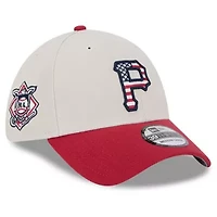 MLB Khaki/Red Pittsburgh Pirates 2024 Fourth of July 39THIRTY Flex Hat