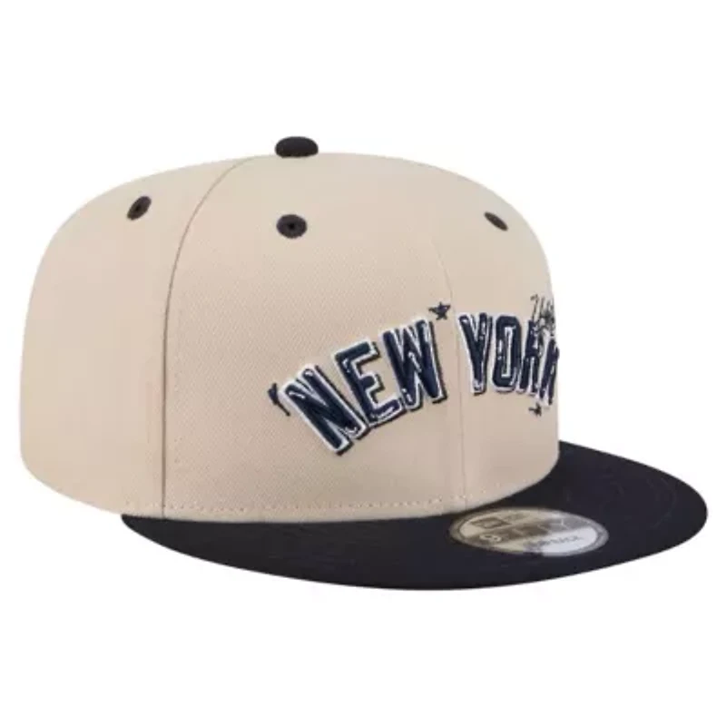 MLB Cream/Black New York Yankees Team Art 9FIFTY Snapback Hat