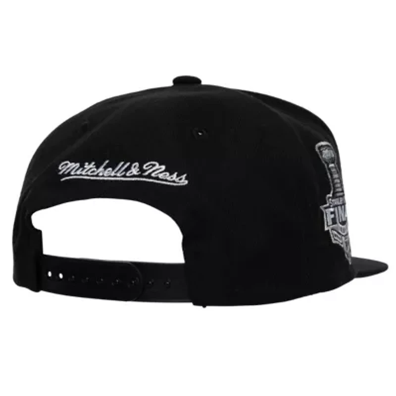 NHL Chicago Blackhawks Core Top Spot Snapback Hat