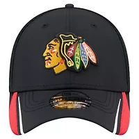 NHL Chicago Blackhawks Linear Featherweight 39THIRTY Flex Hat
