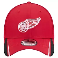 NHL Detroit Wings Linear Featherweight 39THIRTY Flex Hat