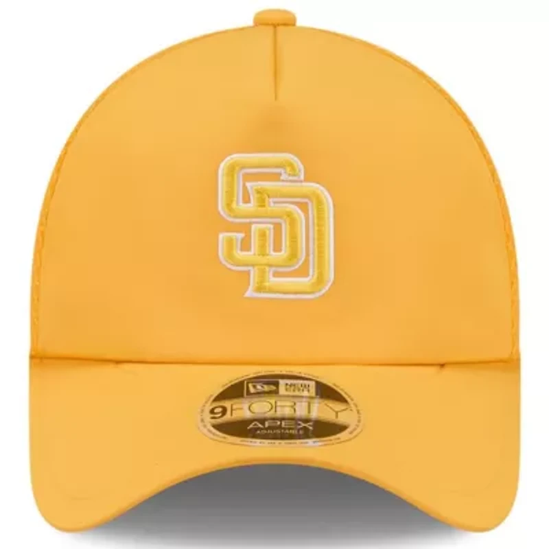 MLB San Diego Padres 2026 Batting Practice Apex 9FORTY Adjustable Trucker Hat