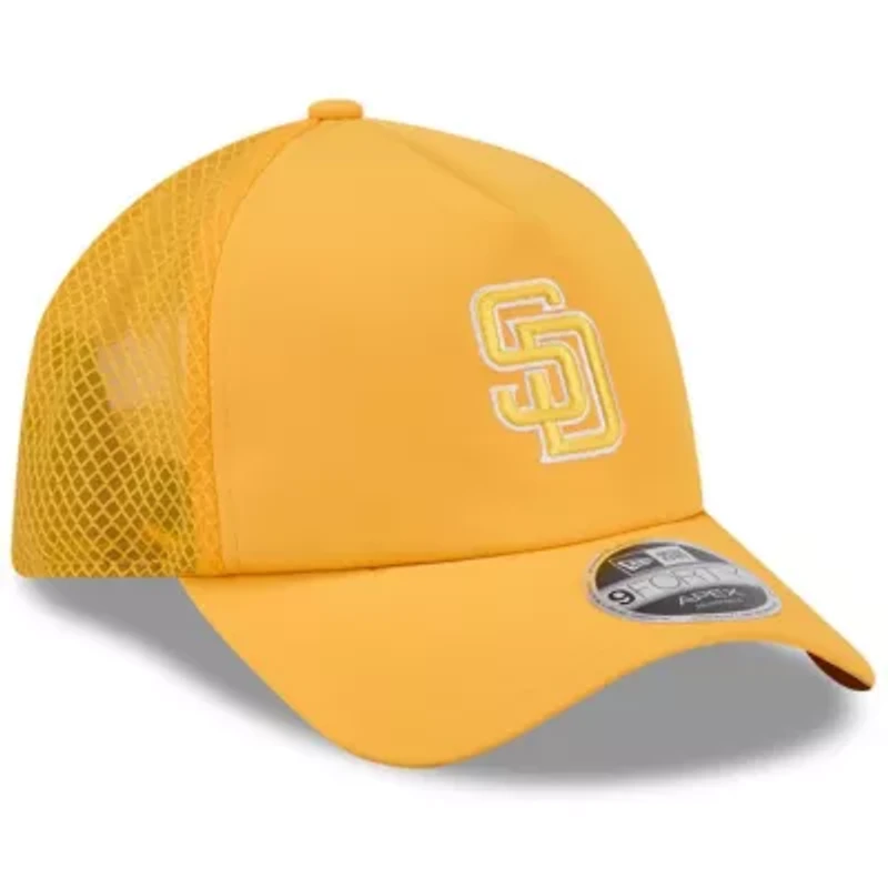 MLB San Diego Padres 2026 Batting Practice Apex 9FORTY Adjustable Trucker Hat