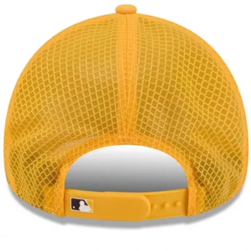 MLB San Diego Padres 2026 Batting Practice Apex 9FORTY Adjustable Trucker Hat