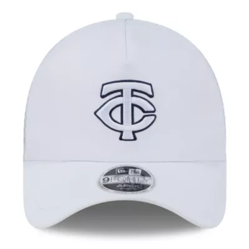 MLB Minnesota Twins 2026 Batting Practice Apex 9FORTY Adjustable Trucker Hat