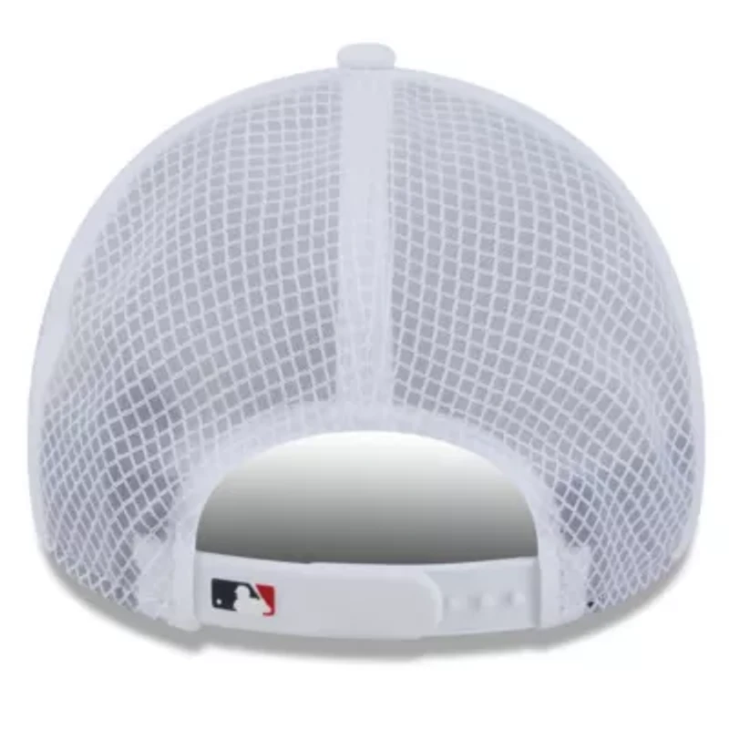 MLB Minnesota Twins 2026 Batting Practice Apex 9FORTY Adjustable Trucker Hat