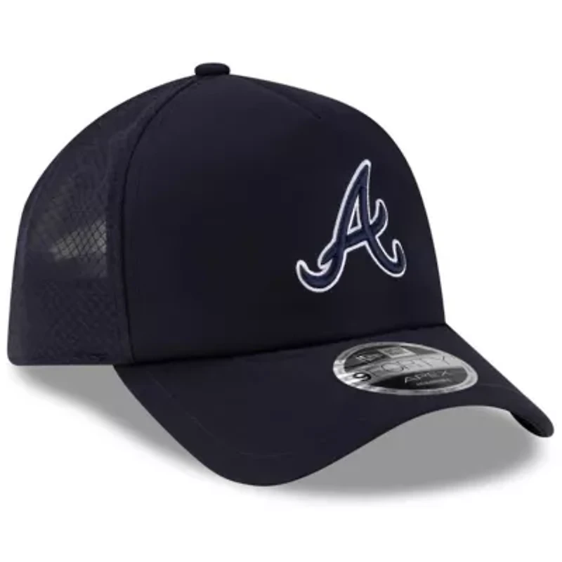 MLB Atlanta Braves 2026 Batting Practice Apex 9FORTY Adjustable Trucker Hat