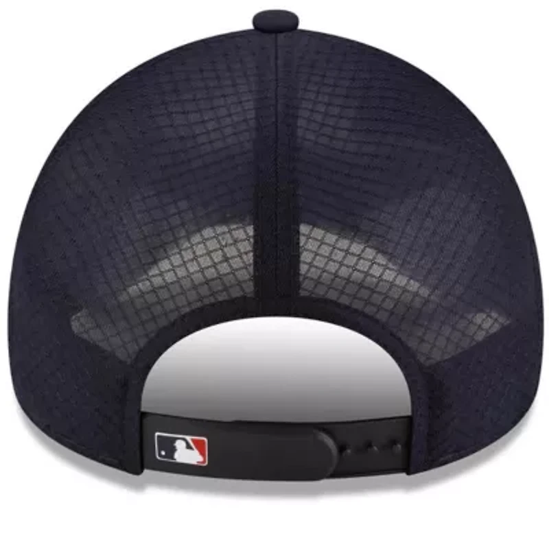 MLB Cleveland Guardians 2026 Batting Practice Apex 9FORTY Adjustable Trucker Hat