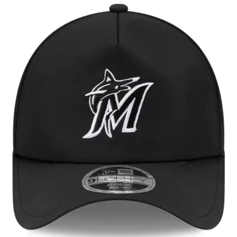 MLB Miami Marlins 2026 Batting Practice Apex 9FORTY Adjustable Trucker Hat