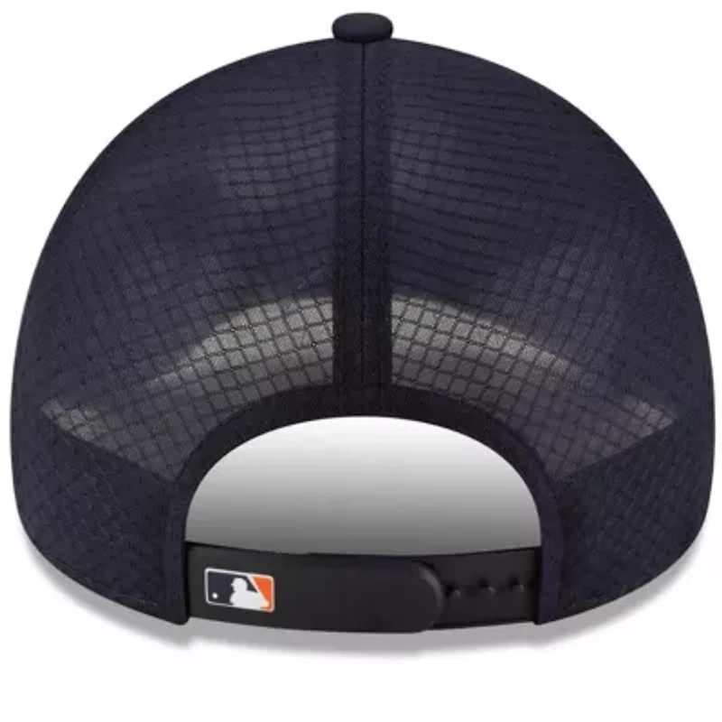 MLB Detroit Tigers 2026 Batting Practice Apex 9FORTY Adjustable Trucker Hat