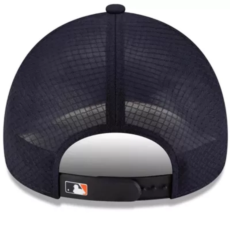 MLB Houston Astros 2026 Batting Practice Apex 9FORTY Adjustable Trucker Hat