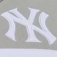 MLB New York Yankees Cooperstown Collection Thunderstorm Head Coach Hoodie