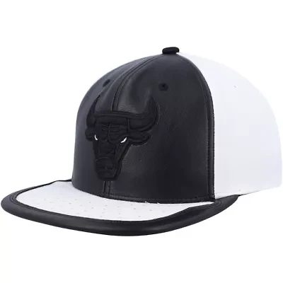 NBA Black/White Chicago Bulls NBA Day One Snapback Hat