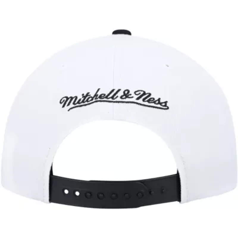 NBA Black/White Chicago Bulls NBA Day One Snapback Hat