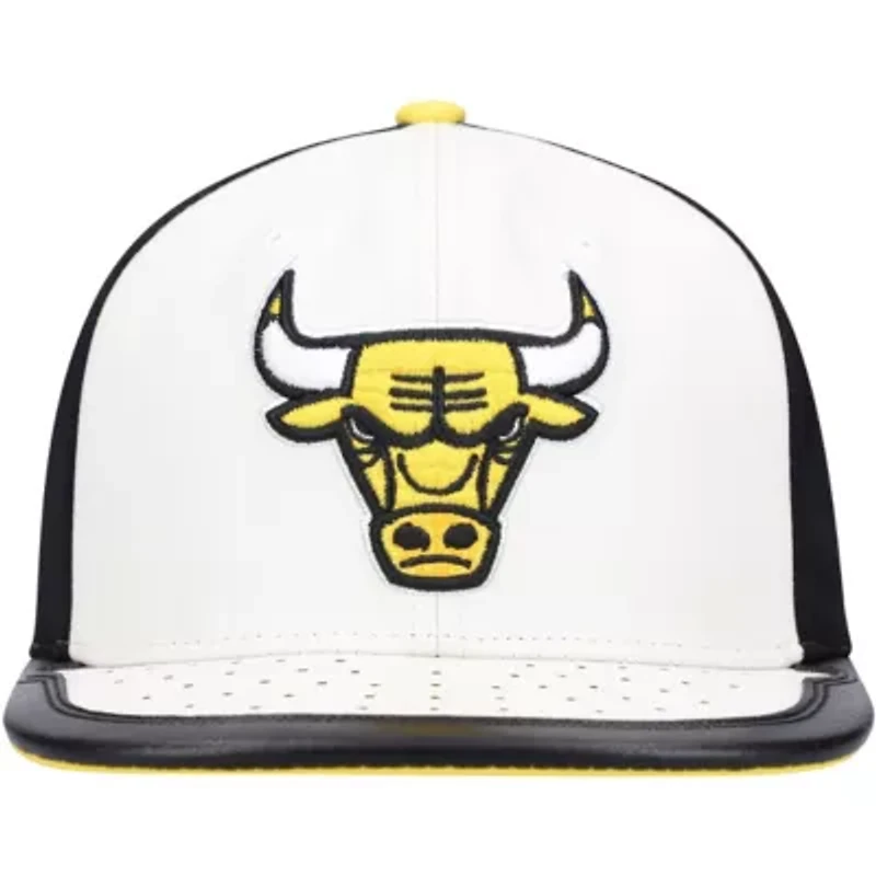 NBA White/ Chicago Bulls Day One Snapback Hat
