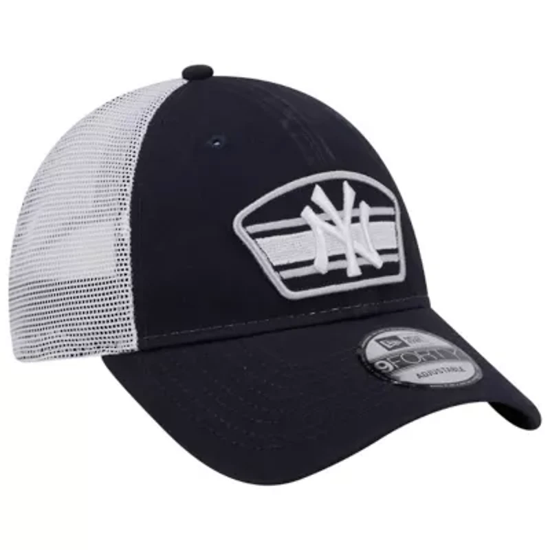 MLB Navy/White New York Yankees Logo Patch 9FORTY Trucker Snapback Hat
