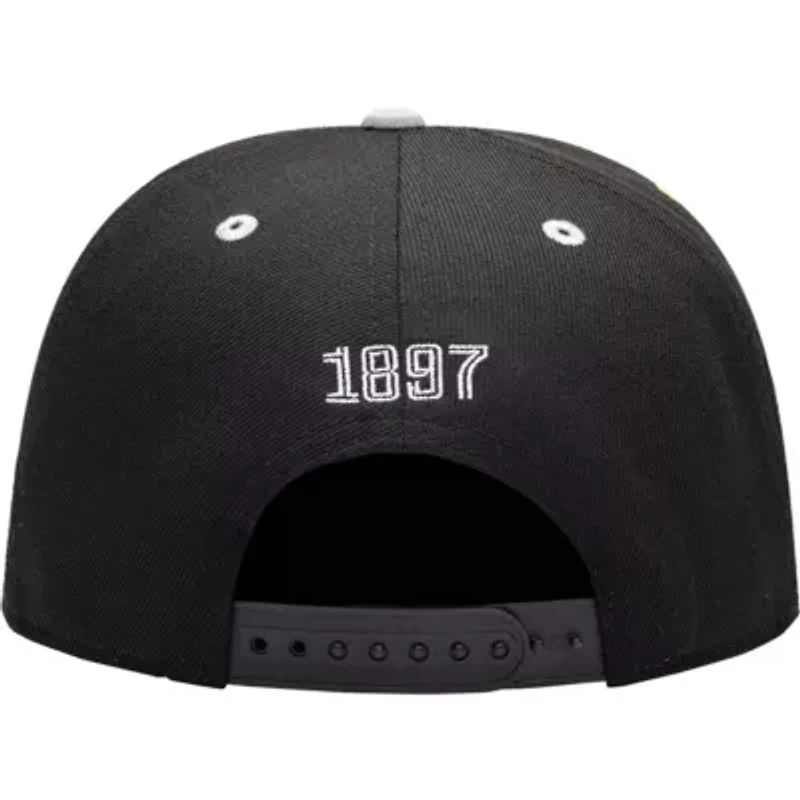 International Clubs Juventus Tape Snapback Hat