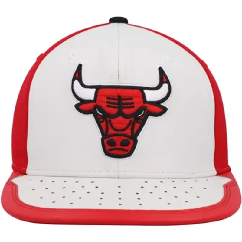 NBA White/Red Chicago Bulls Day One Snapback Hat