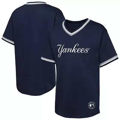MLB New York Yankees Relief Pitcher V-Neck T-Shirt