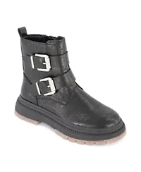 Crissa Buckles