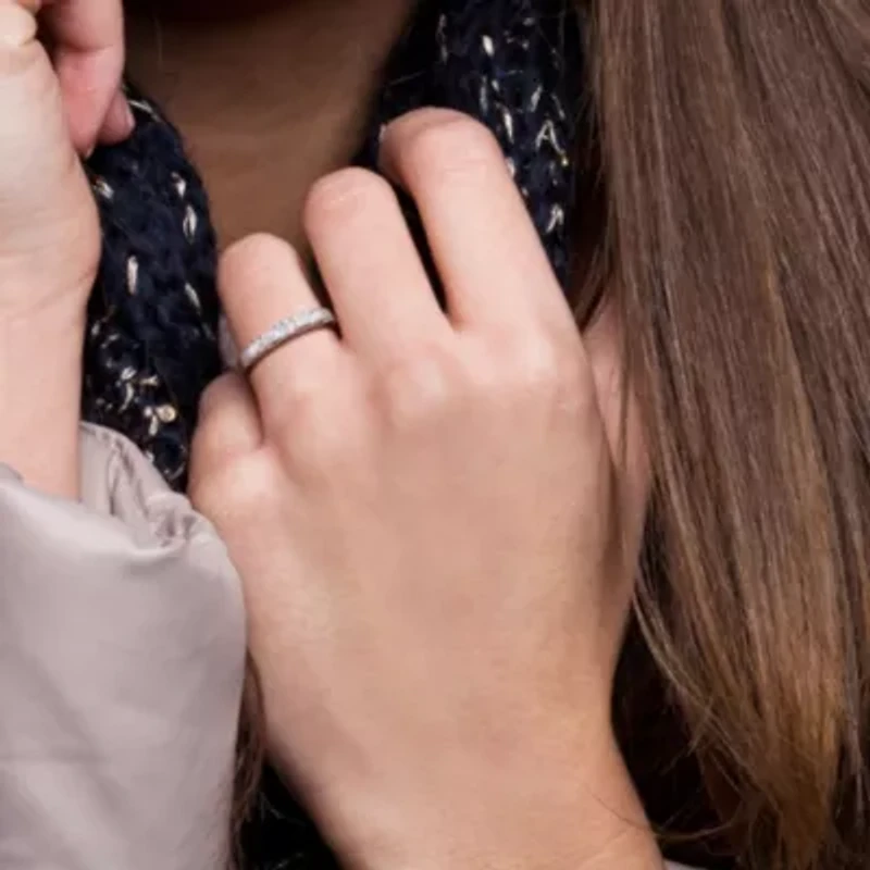 1/4 ct. t.w. Diamond Anniversary Ring Platinum